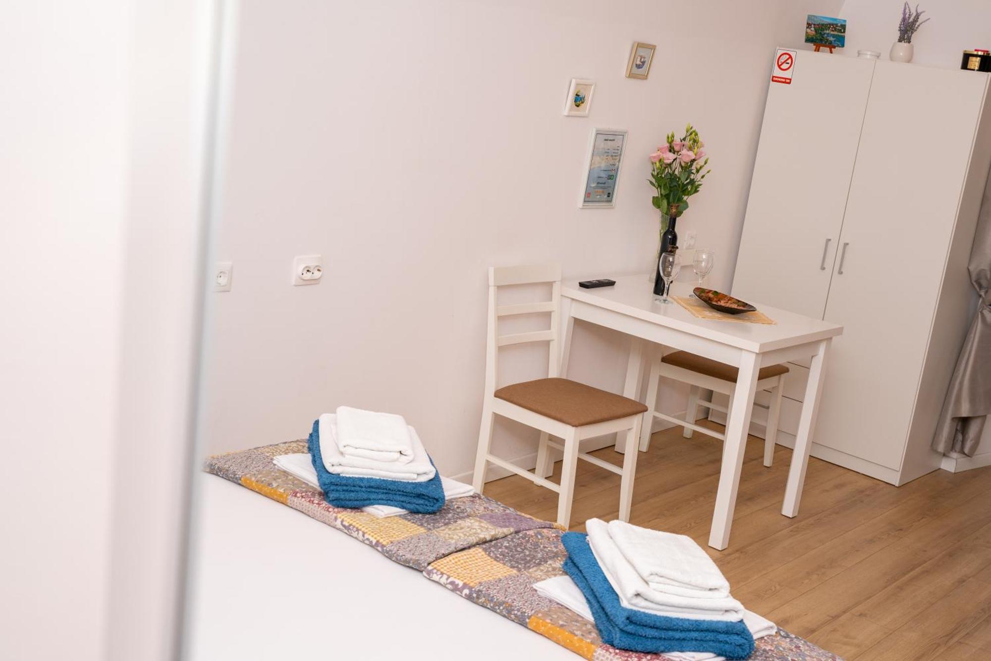 Studio Apartment Jeli ซัฟทัท ภายนอก รูปภาพ