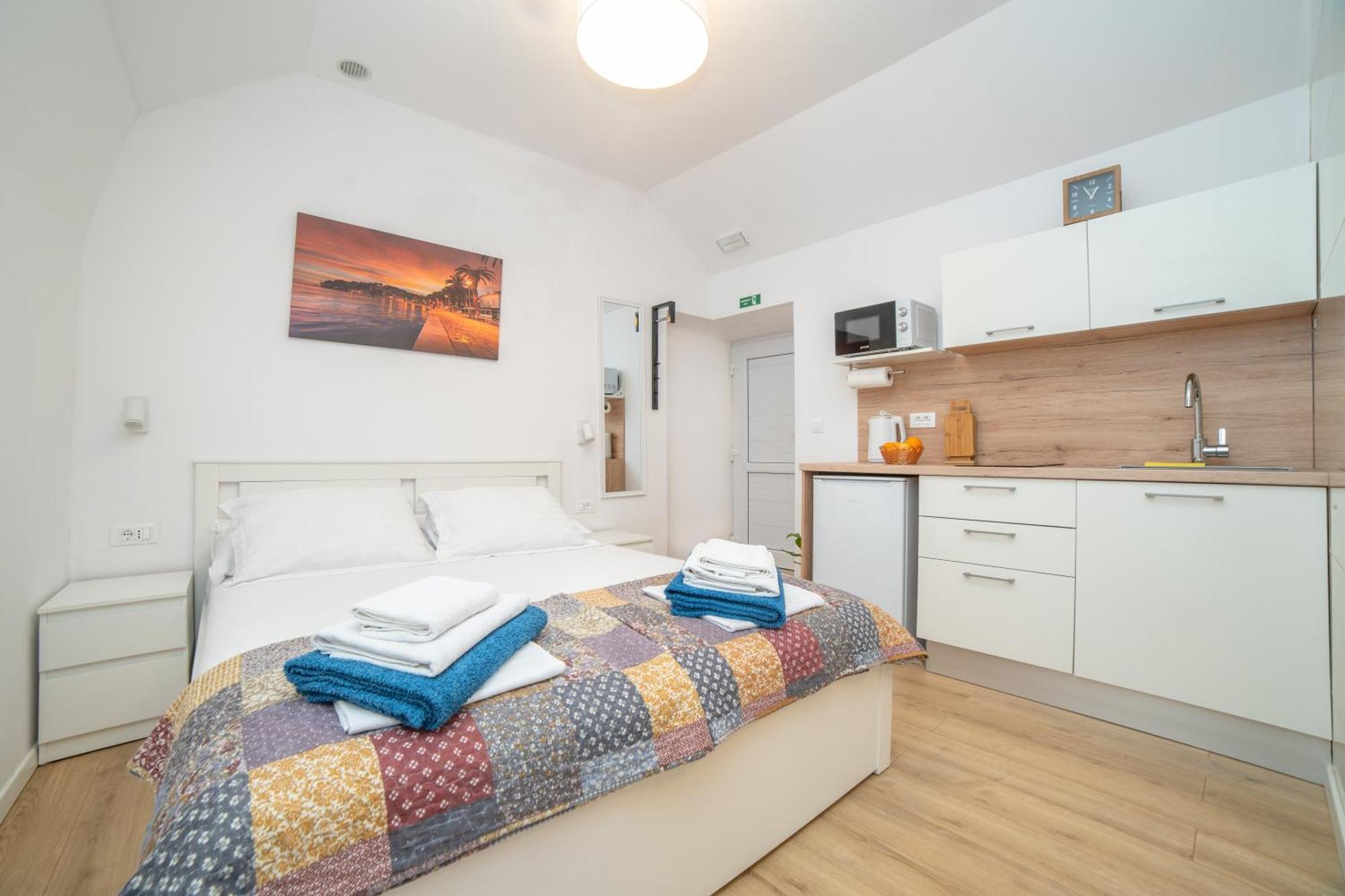 Studio Apartment Jeli ซัฟทัท ภายนอก รูปภาพ