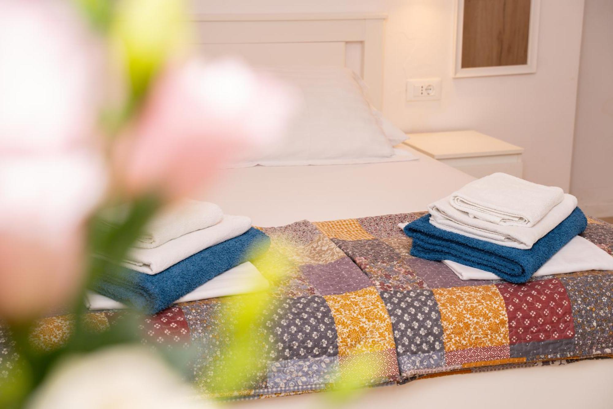 Studio Apartment Jeli ซัฟทัท ภายนอก รูปภาพ