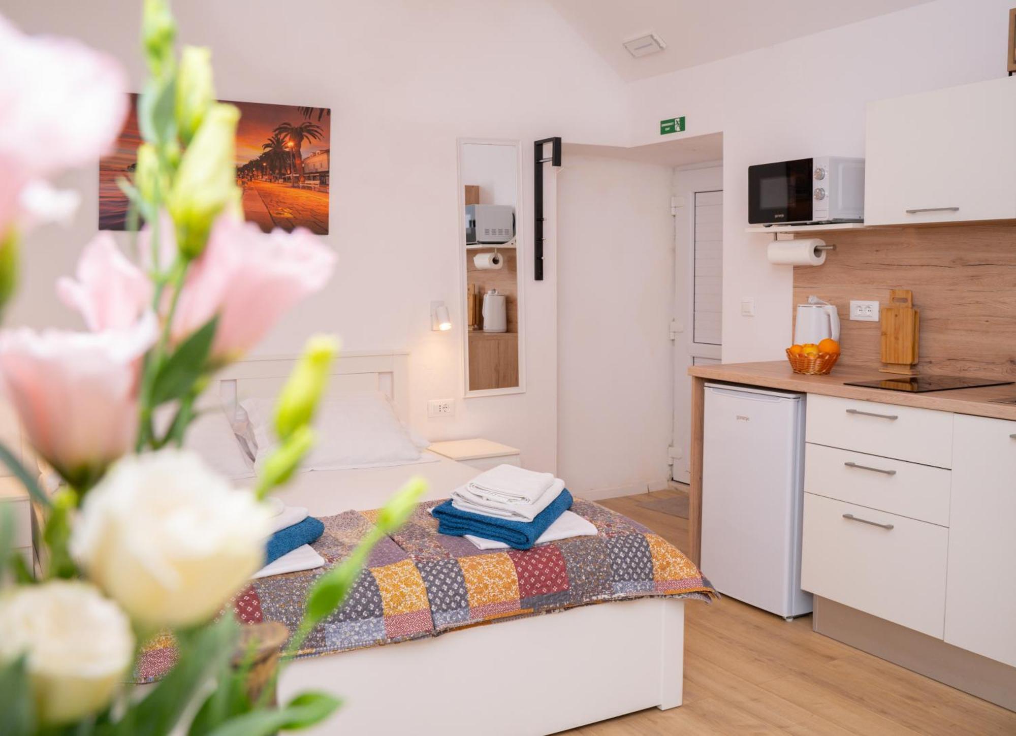 Studio Apartment Jeli ซัฟทัท ภายนอก รูปภาพ